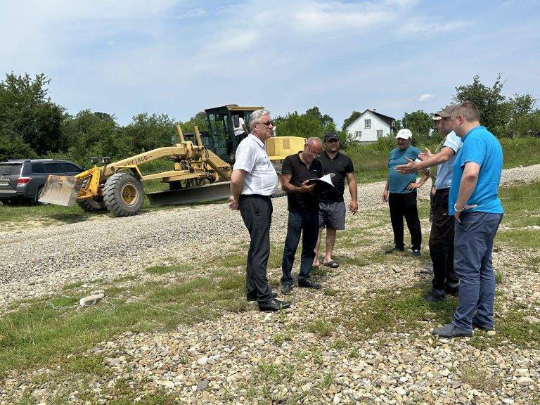 У двох селах на Калущині заасфальтують дороги