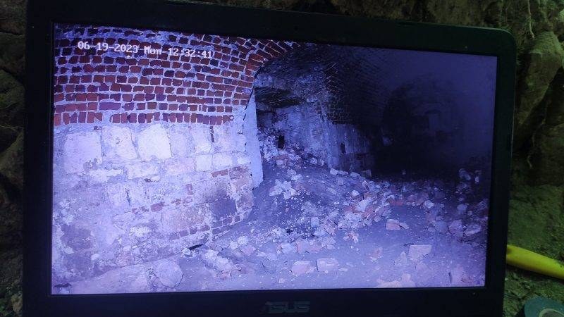 Археологи зазирнули в підземелля Галицького Замку. ФОТО