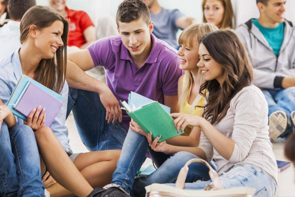 Сотня найкращих франківських студентів отримуватимуть стипендії з міського бюджету