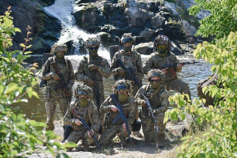 ЗСУ знищили майже півтисячі окупантів і чимало техніки ворога