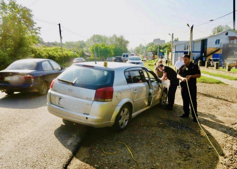 У Долині водійка легковика наїхала на пішохода, який порушив ПДР