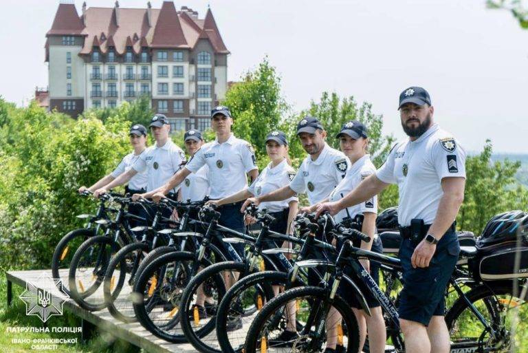 За 10 днів роботи франківський велопатруль склав пів тисячі постанов за порушення ПДР