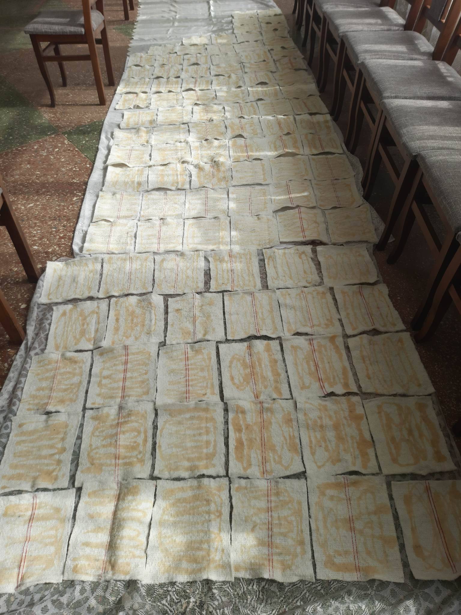 У Бурштинському ліцеї виготовляють одноразові душі для бійців,війна в україні,сухі душі для зсу