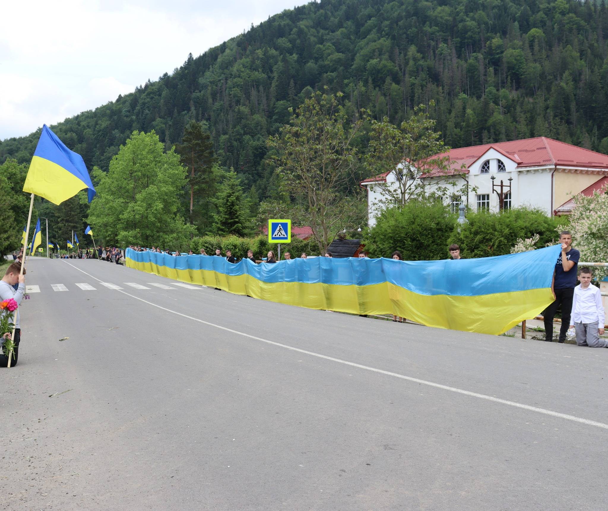 На Франківщині в останню путь провели військового Івана Микуляка,прикарпатець загинув на війні,війна в україні