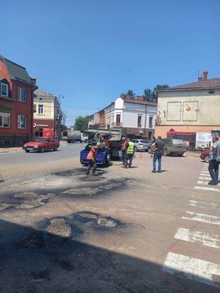 У Болехові ремонтують дороги