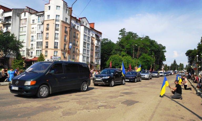 У Тлумачі попрощалися із загиблим захисником Володимиром Ніхаєнком