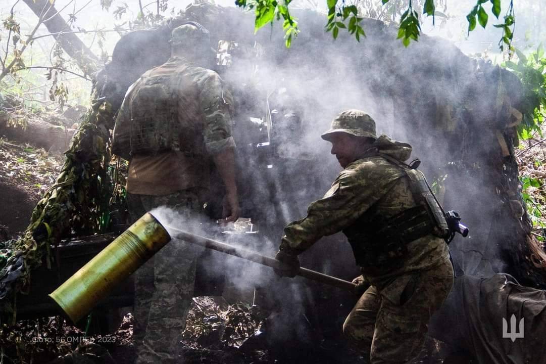 Противник і надалі зосереджує основні зусилля на Лиманському, Бахмутському та Мар’їнському напрямках - Генштаб