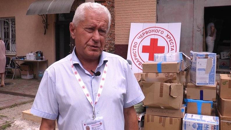 У Франківську близько двох тисяч людей скористалися послугами "Банк одягу" від Червоного Хреста