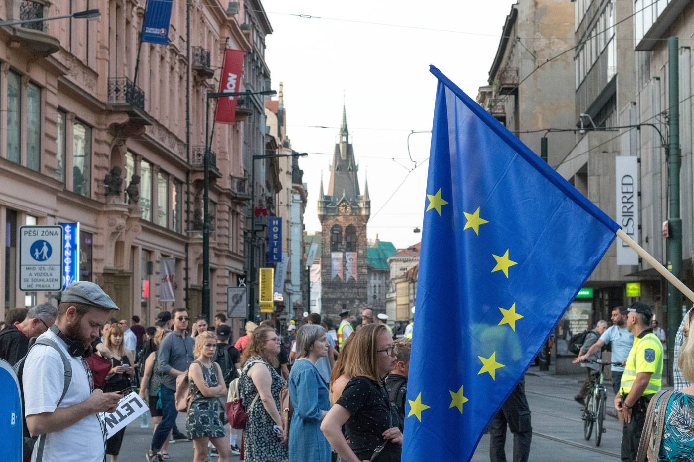 В’їзд для українців до Євросоюзу стане платним: скільки коштуватиме