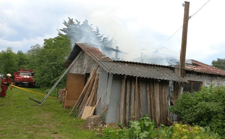 На Богородчанщині горіла господарська будівля