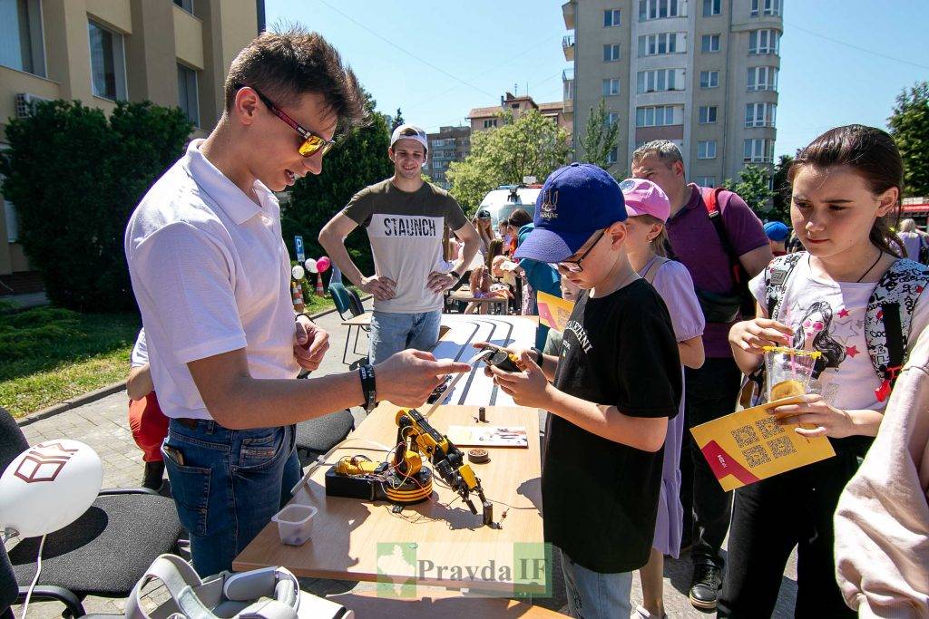 У Франківську відбулося свято для дітей "День професій" ФОТО