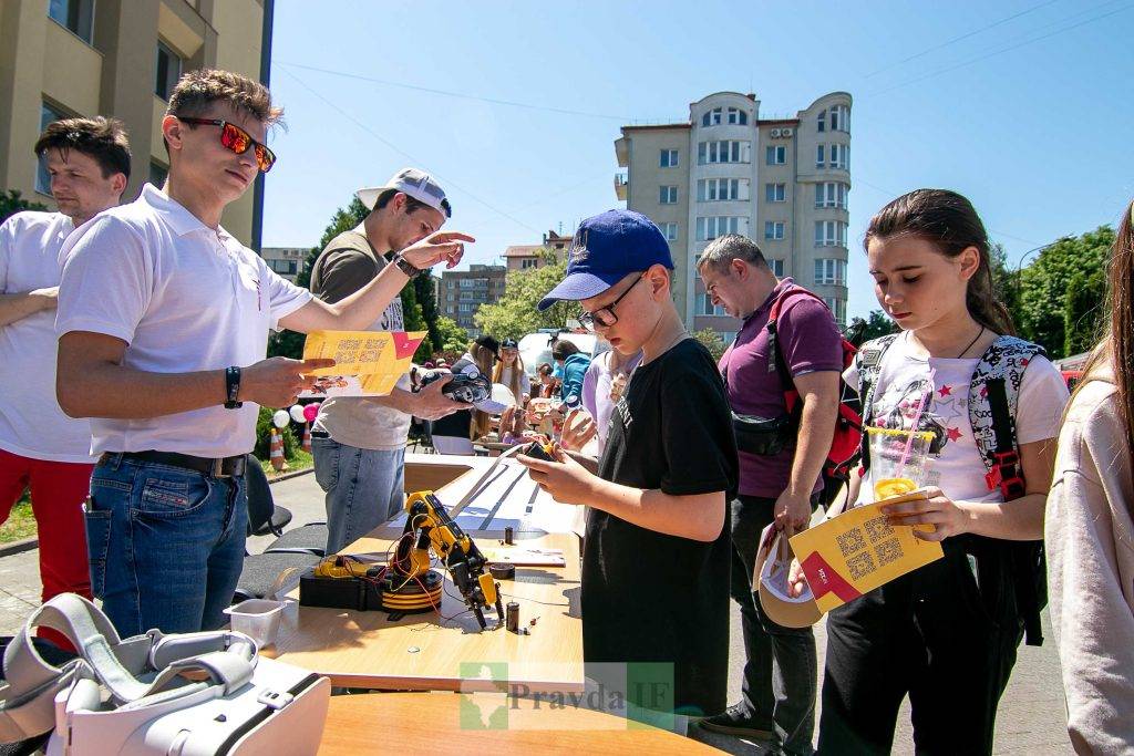 У Франківську відбулося свято для дітей "День професій" ФОТО