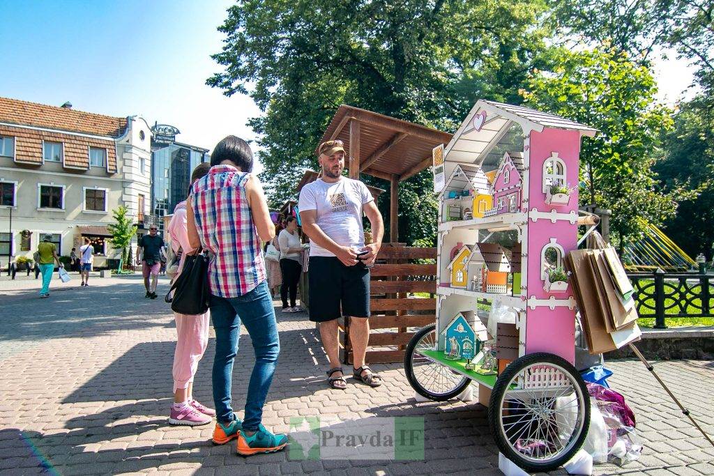 У Франківську запрацював крафтовий ярмарок. ФОТОРЕПОРТАЖ