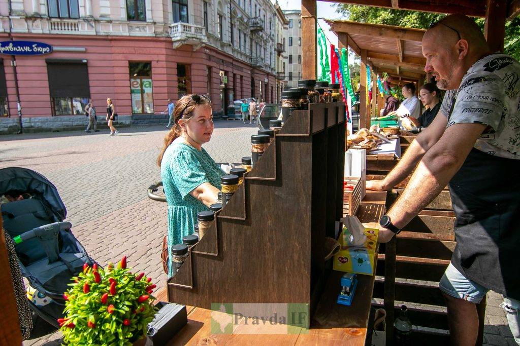 У Франківську запрацював крафтовий ярмарок. ФОТОРЕПОРТАЖ