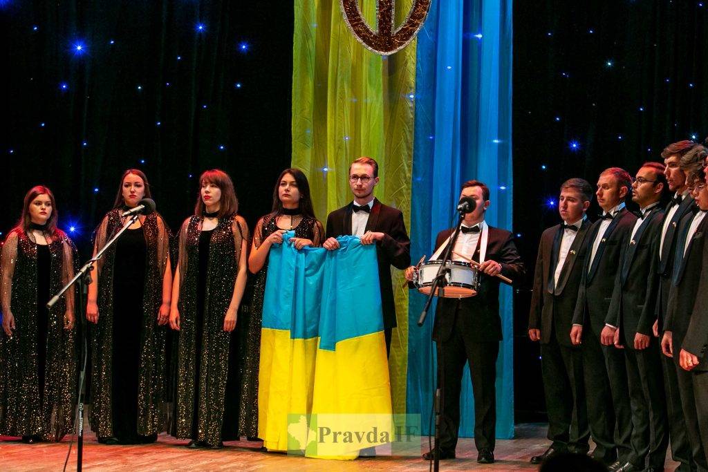 У Франківську відбулися урочистості до Дня Конституції України. ФОТОРЕПОРТАЖ