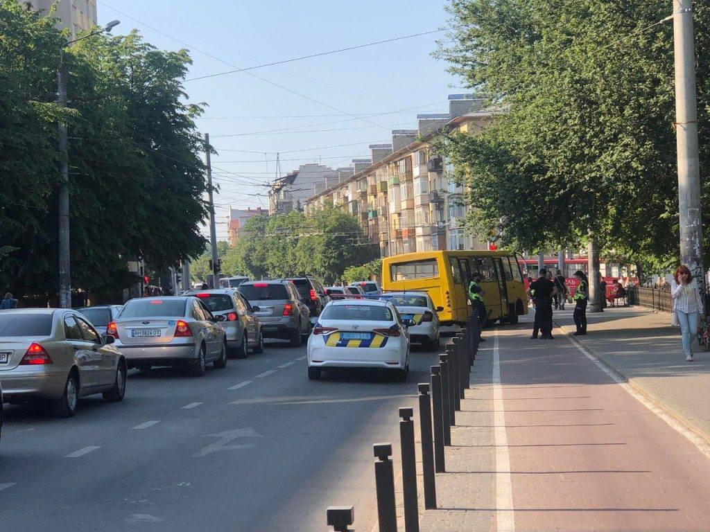 У Франківську водій маршрутки без прав скоїв ДТП