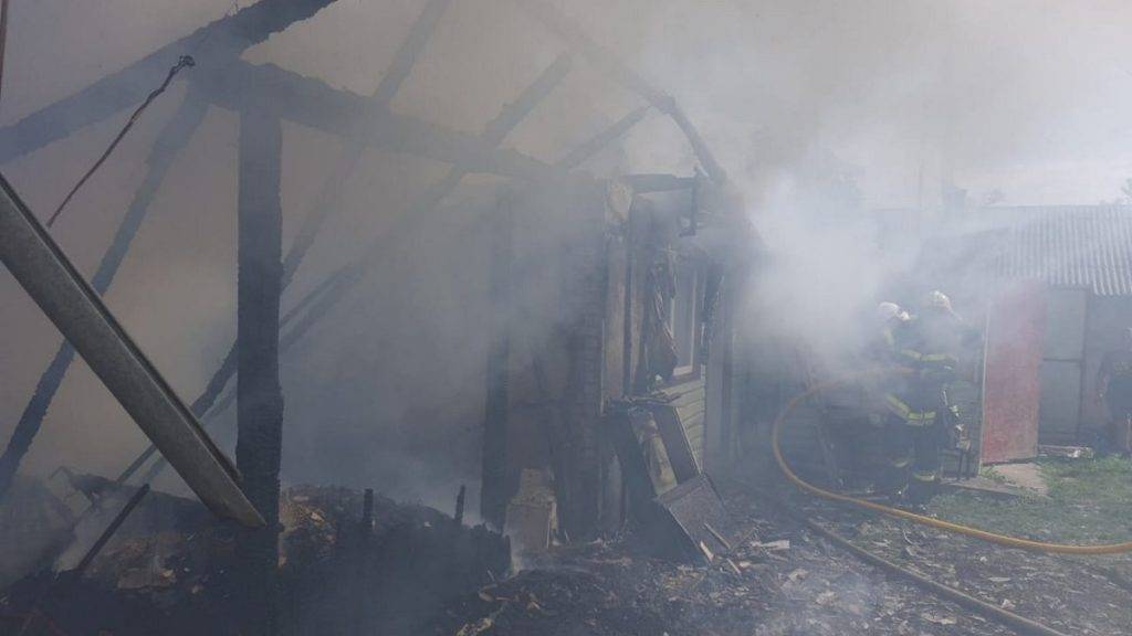 На Франківщині вогонь знищив будівлю