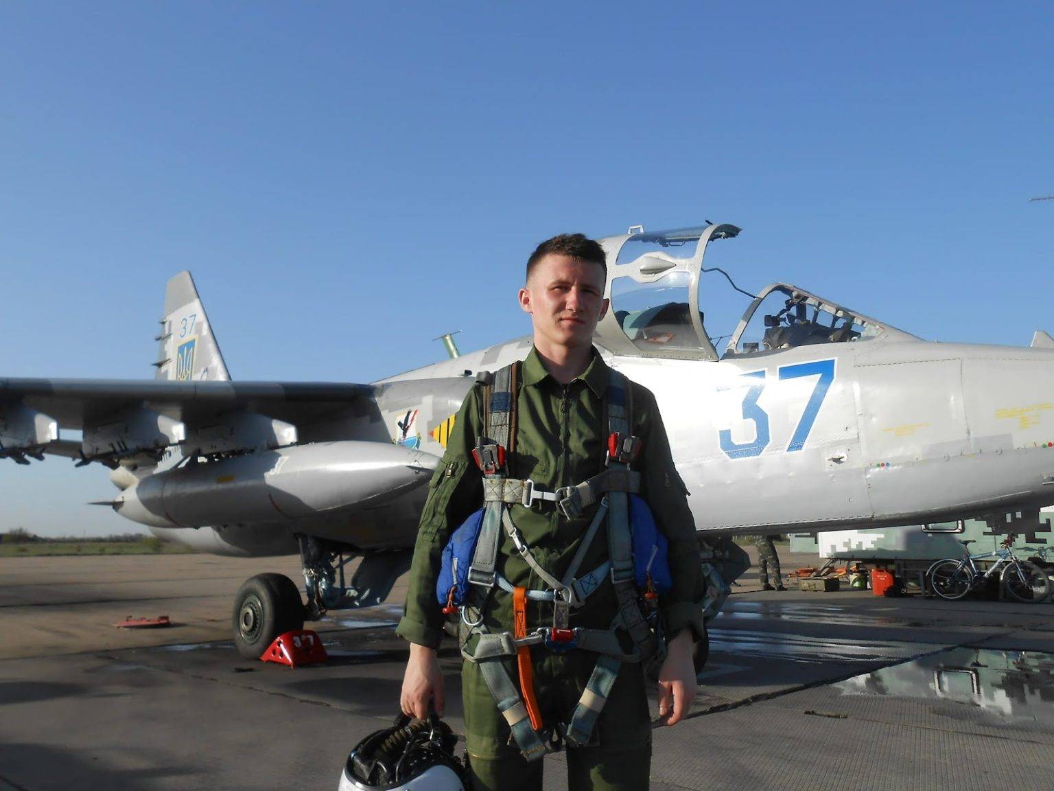 Рік тому у бою із окупантами загинув легендарний льотчик з Прикарпаття Олександр Кукурба