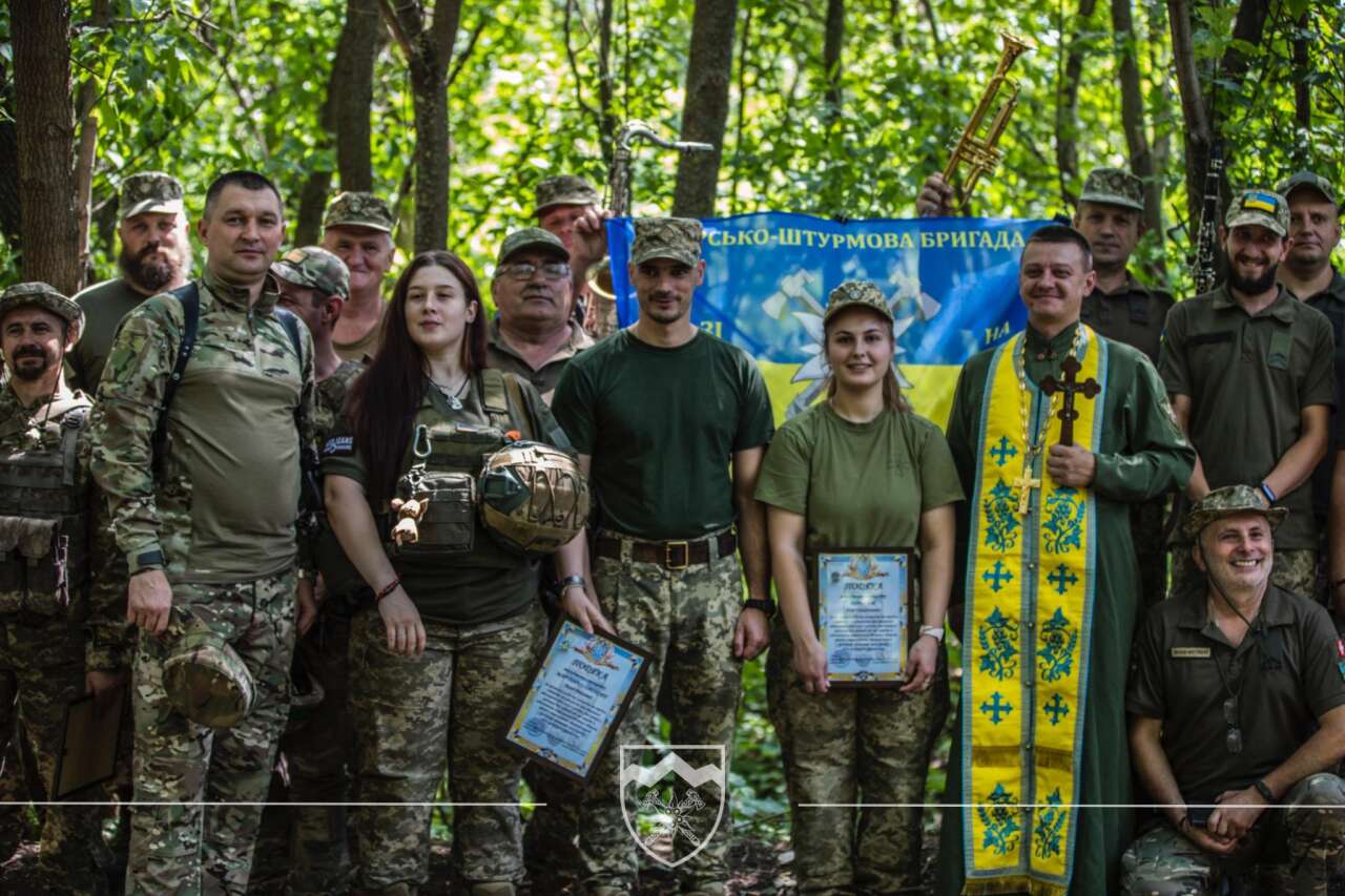 Воїнів коломийської "десятки" відзначили нагородами з нагоди Дня медичного працівника