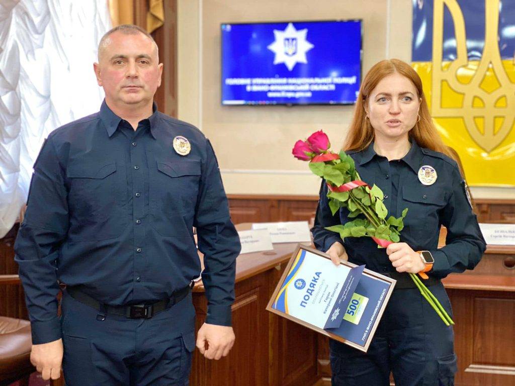 8 років Нацполіції України: прикарпатські правоохоронці отримали подяки, відзнаки та ключі від нових автомобілів