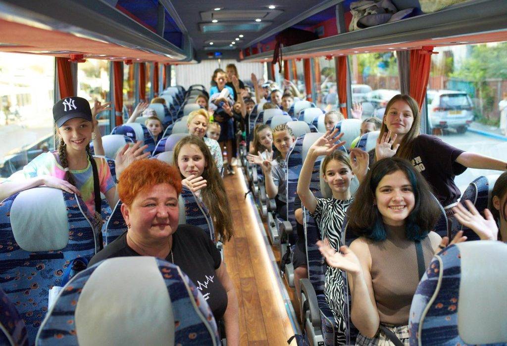 З Івано-Франківська до Польщі вирушили на відпочинок 43 дитини військовослужбовців