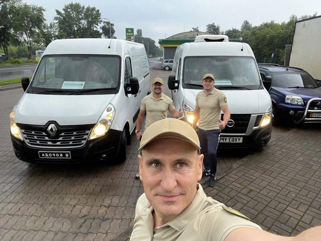 Андрій Голинський: «Ми маємо робити усе,благодійний фонд Андрія Голинського,війна в україні волонтери