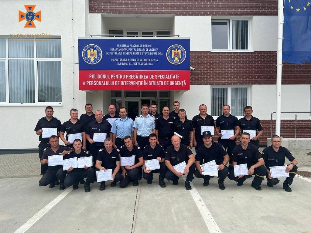 Прикарпатські рятувальники пройшли спеціальні навчання у Румунії