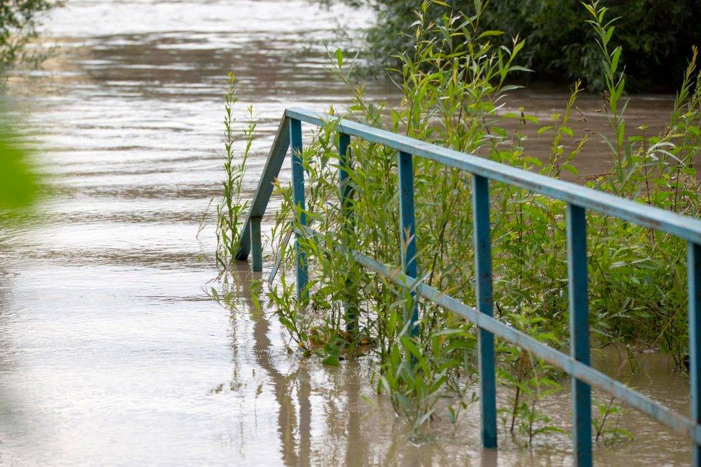 У Франківській громаді підтопило Крихівці та Драгомирчани