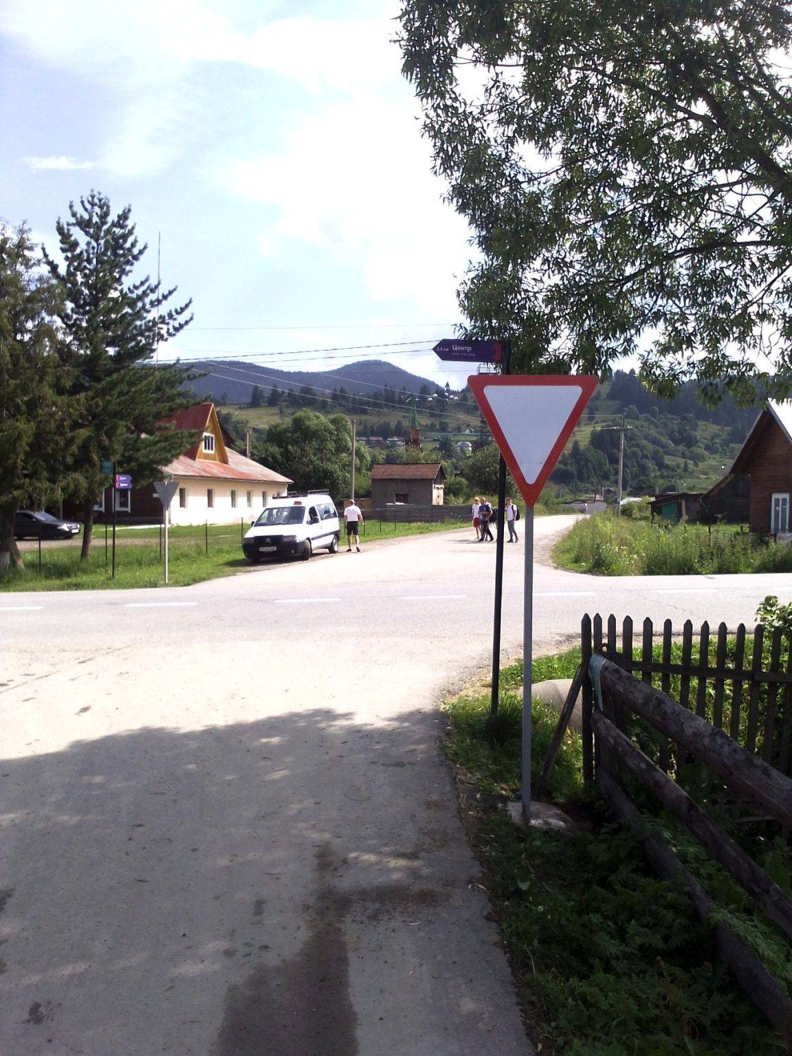 У Ворохті встановили нові дорожні знаки