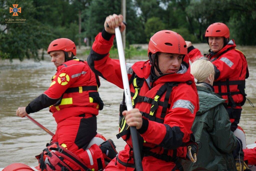 На Франківщині через затоплення будинків евакуювали 80 людей