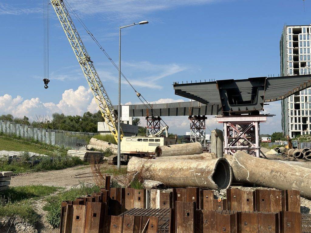 "Кожен зварювальний шов перевіряється": Руслан Марцінків оглянув будівництво нового моста на Пасічну