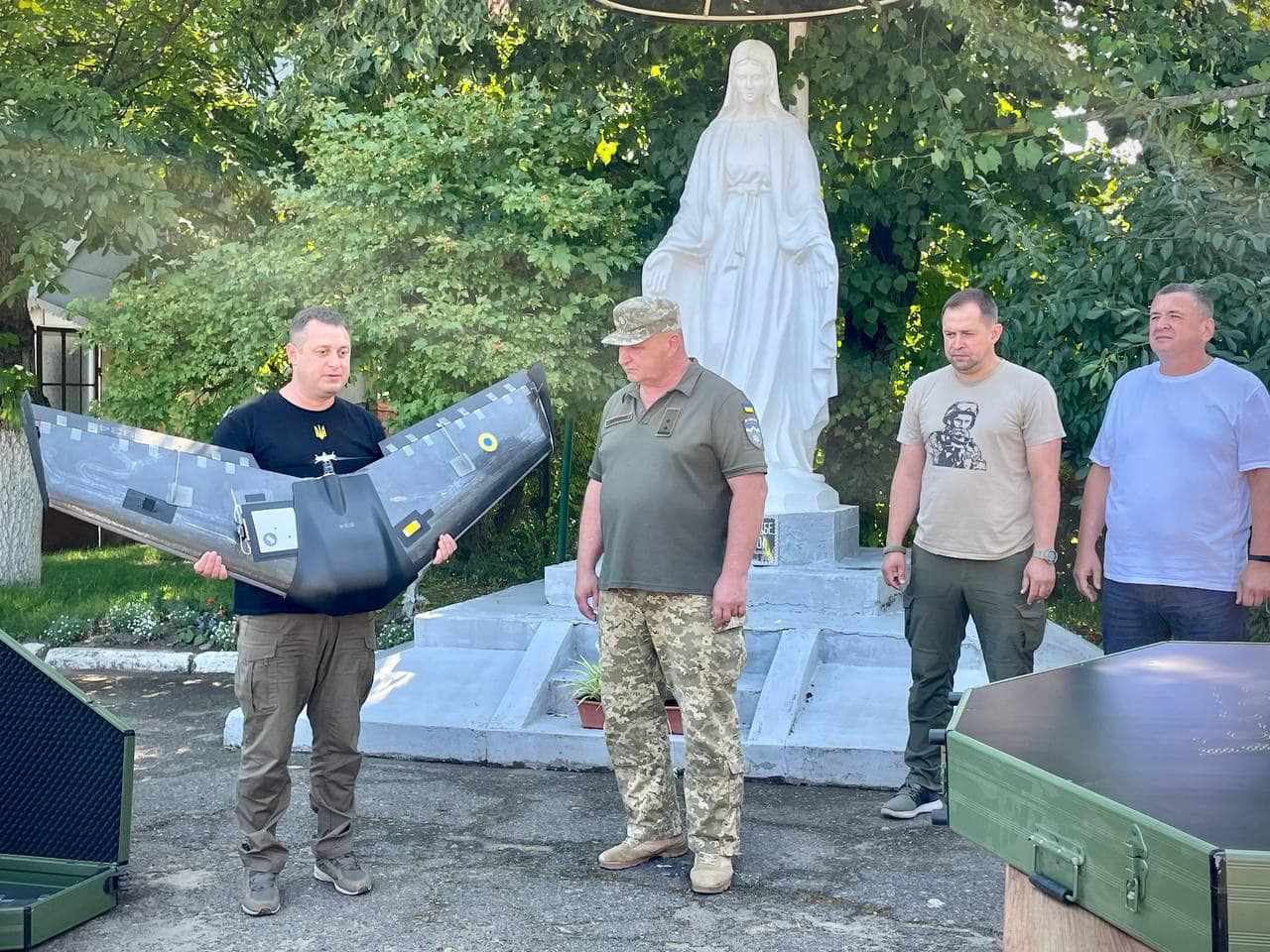 Прикарпатським "Едельвейсам" передали літаки для авіаційного комплексу "Валькірія"