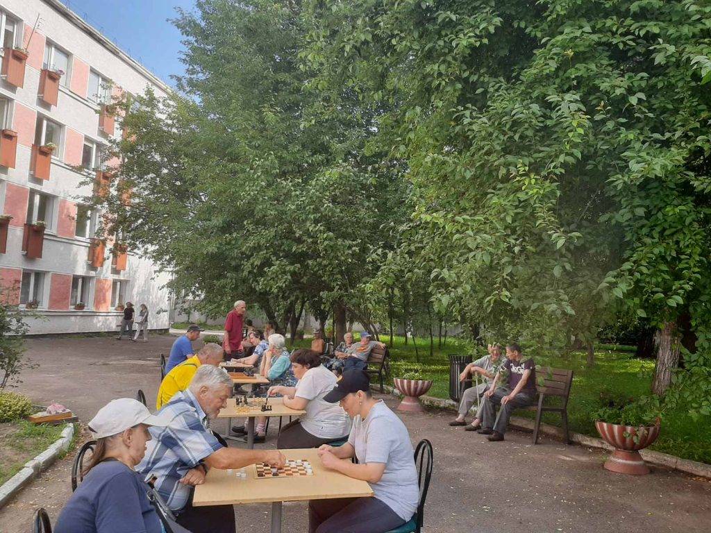 У Івано-Франківському геріатричному пансіонаті провели шахово-шашковий турнір