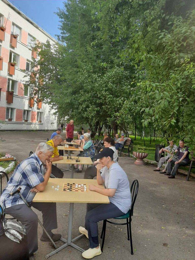 У Івано-Франківському геріатричному пансіонаті провели шахово-шашковий турнір