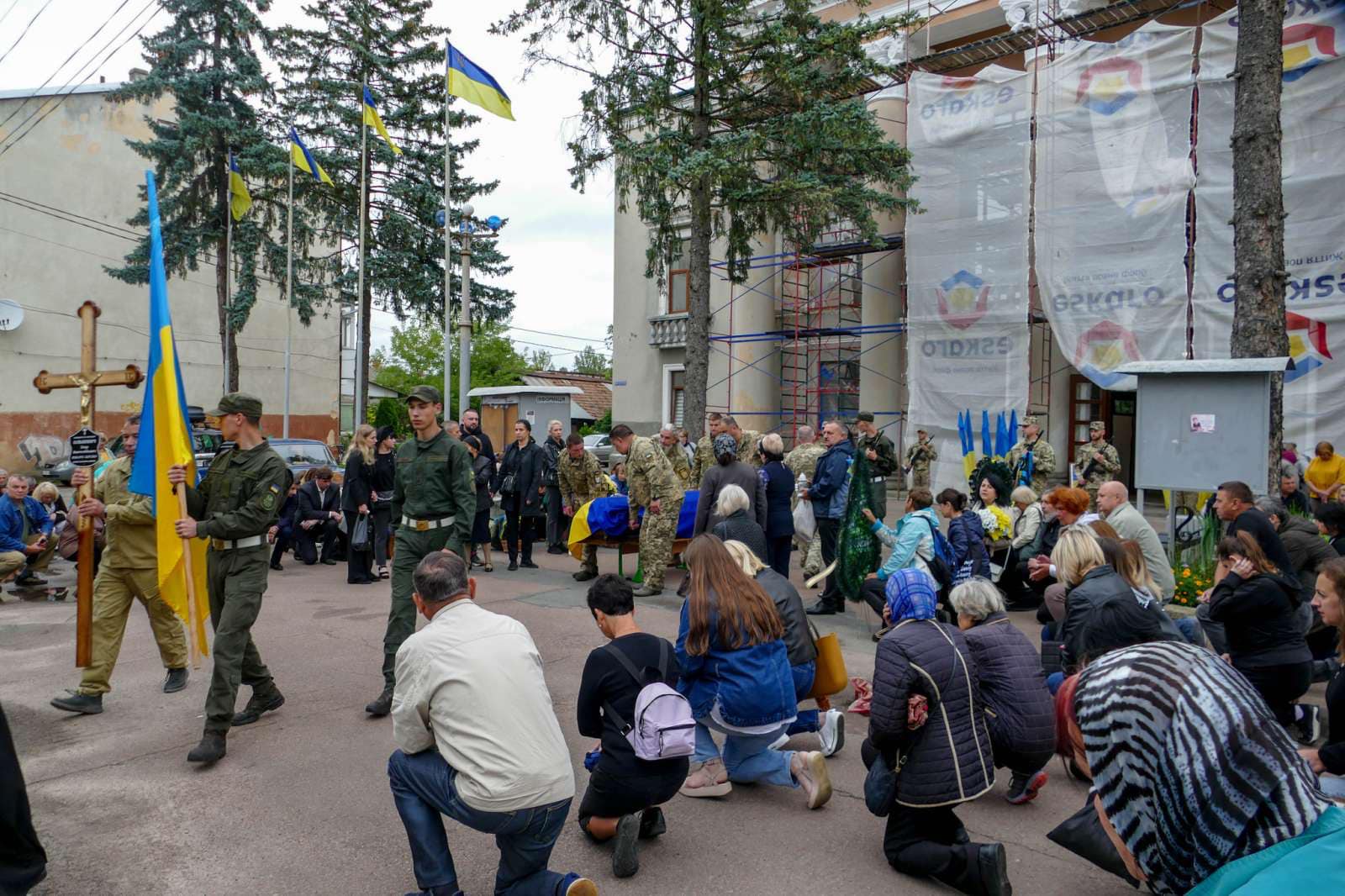 Калуська громада попрощалася з Героєм – сержантом Ігорем Ольховичем,прикарпатець загинув на війні,війна в україні