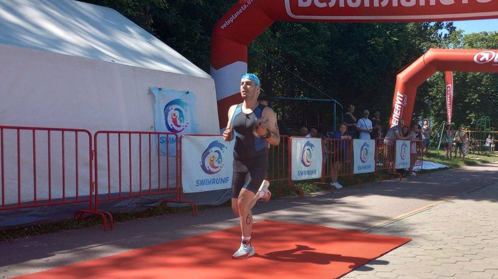 У Франківську відбулися змагання з бігу та плавання SwimRunIF