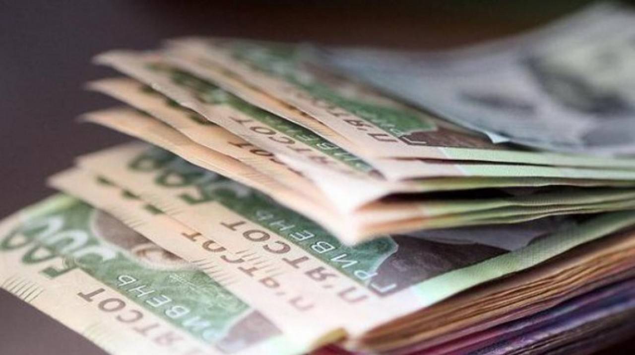 Виплати до Дня Незалежності: хто отримає від 450 до 3100 грн