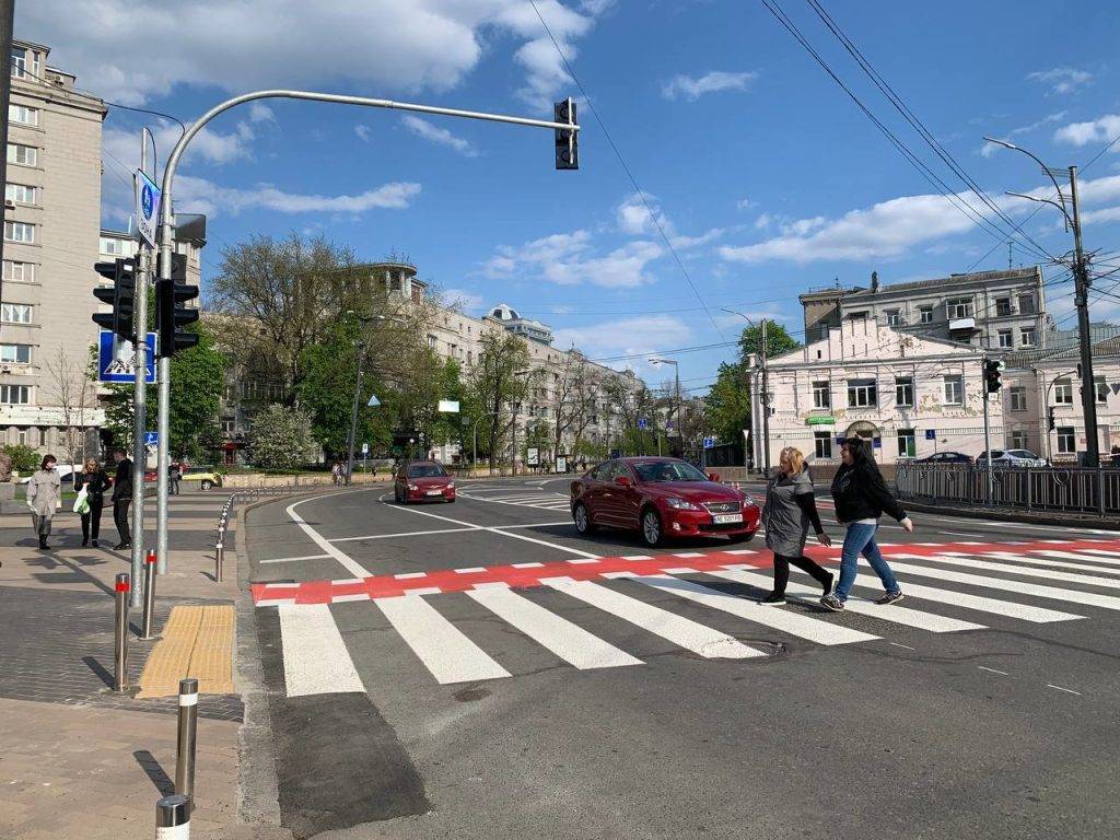 В Івано-Франківську визначають місця для інклюзивних пішохідних переходів