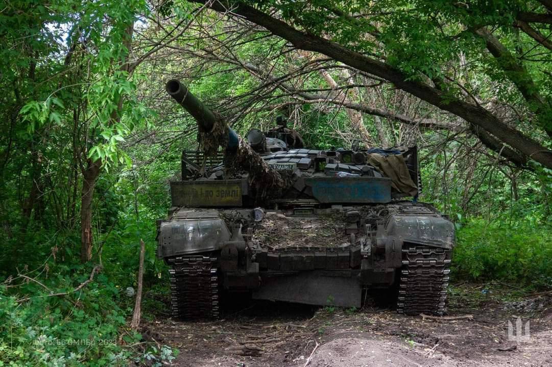 На чотирьох найскладніших напрямках упродовж минулої доби відбулось понад 40 бойових зіткнень із окупантами