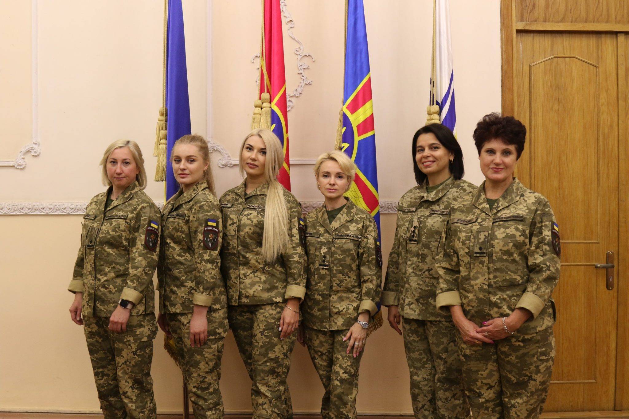 У Міноборони презентували оновлену літню польову жіночу форму одягу. ФОТО