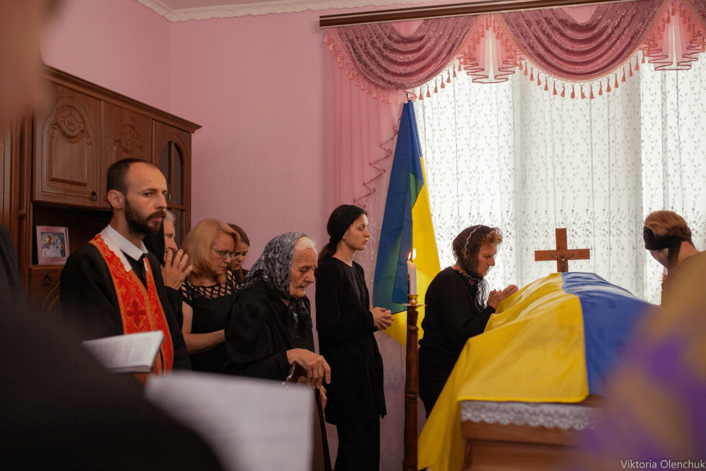 У Єзупільській громаді попрощалися з воїном Ярославом Маньківим ФОТО