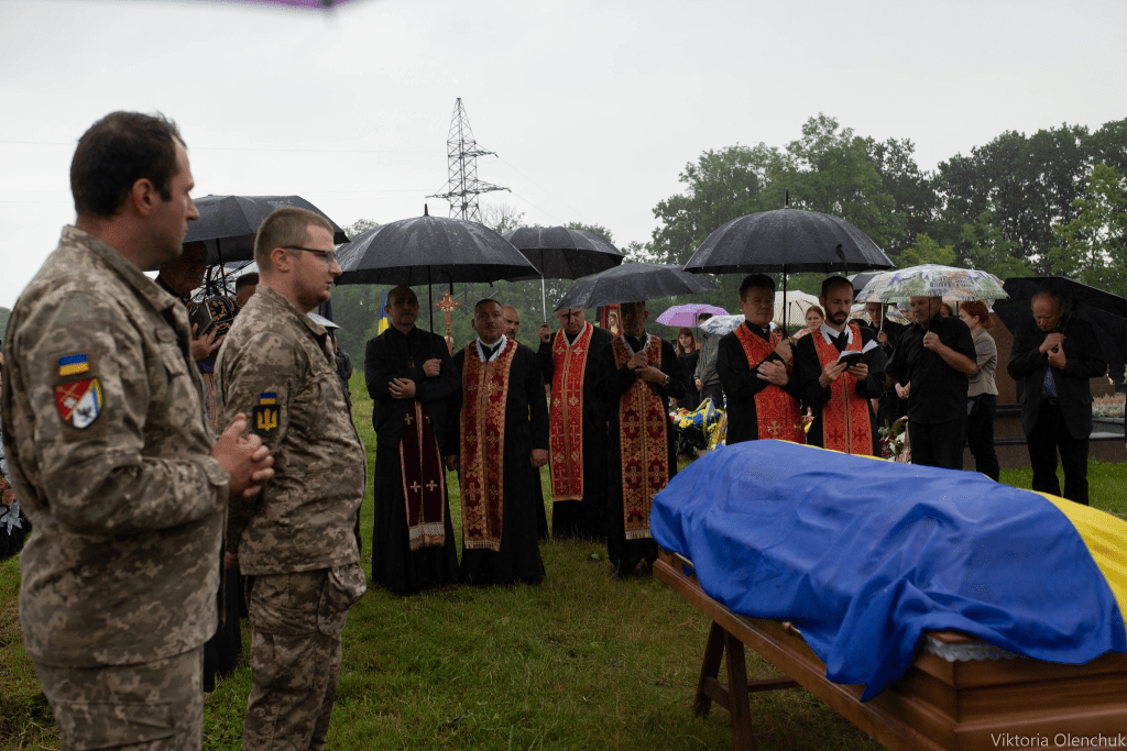 У Єзупільській громаді попрощалися з воїном Ярославом Маньківим ФОТО