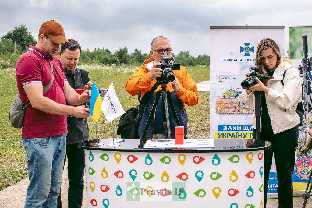 У Франківську погасили марку, присвячену Службі безпеки України. ФОТОРЕПОРТАЖ