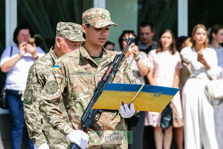 Випускники кафедри військової підготовки Прикарпатського університету склали Присягу на вірність Україні