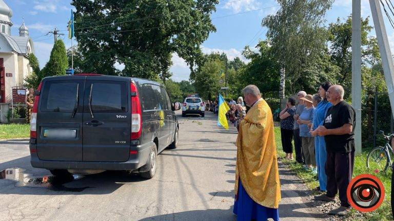 На війні загинув Ростислав Зяя, тіло бійця гідно зустріли у рідному селі на Коломийщині