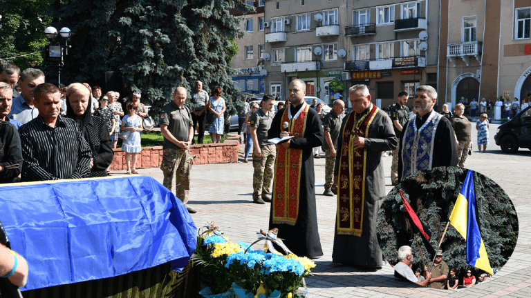 На Прикарпатті проведуть в останню путь загиблого захисника Андрія Виваля