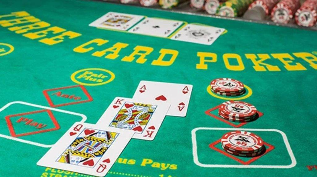 Стратегія Трикарткового Покеру та Поради