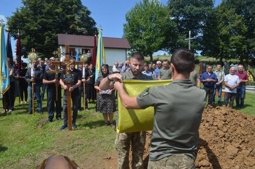 У Галицькій громаді провели в останню путь полеглого героя Ігоря Вознюка