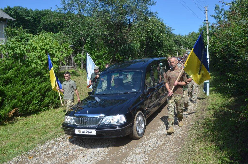 У Галицькій громаді провели в останню путь полеглого героя Ігоря Вознюка