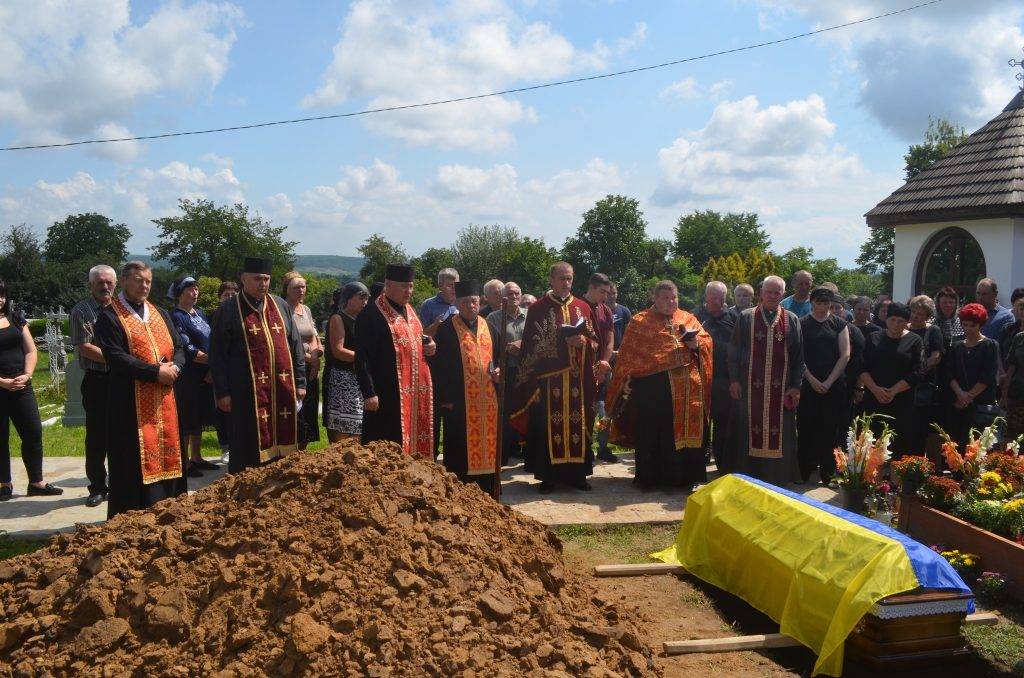 У Галицькій громаді провели в останню путь полеглого героя Ігоря Вознюка